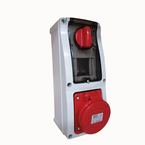 4x32 Vertical Wall Mounting Socket IP44 Sockets with internal locked switches 