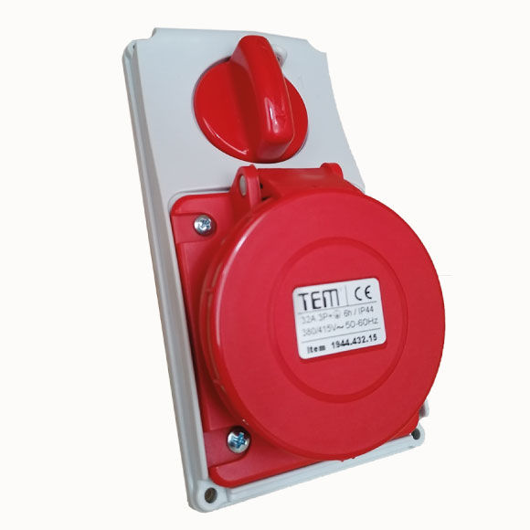 4x32 Vertical Panel Mounting Socket IP44 Sockets with internal locked switches - 1