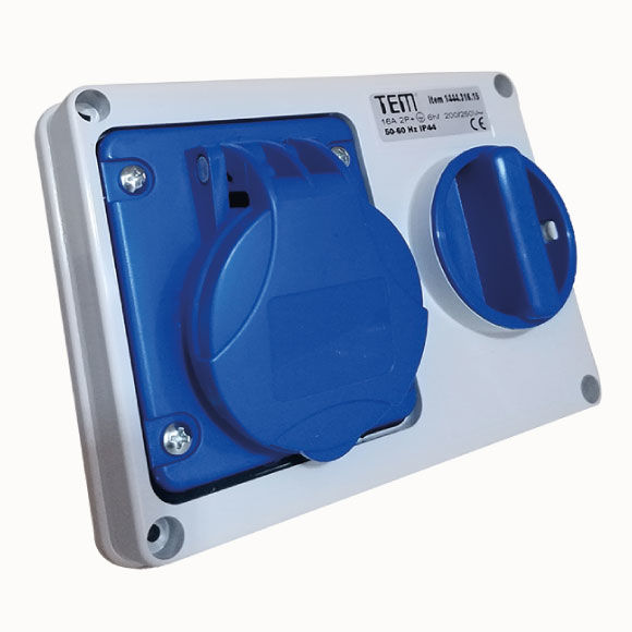 5x32 Horizontal Panel Mounting Socket IP44 Sockets with internal locked switches  - 1