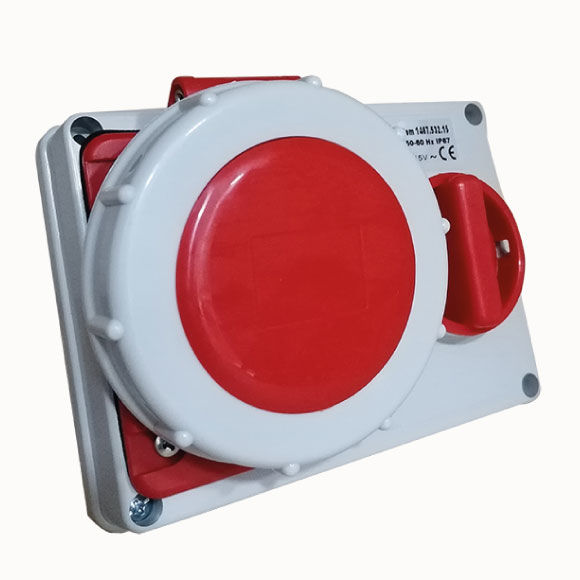 5x32 Horizontal Panel Mounting Socket IP44 Sockets with internal locked switches 